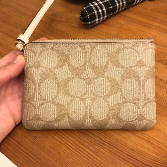 Coach zip wristlet in signature canvas - Picture 3 of 4